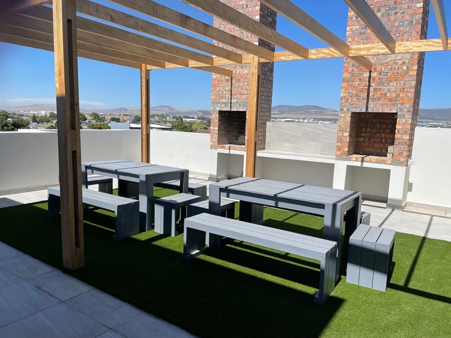 1 Bedroom Property for Sale in Table View Western Cape